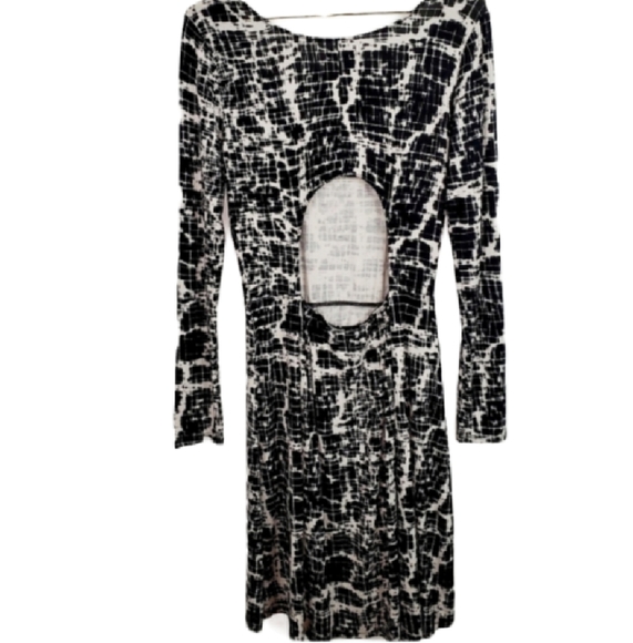 Urban Outfitters Silence + Noise Bandage Open Back Dress size M - Picture 5 of 6